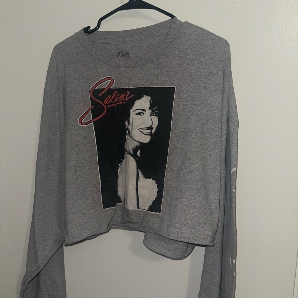2 Selena Graphic Women's Gray & White Top